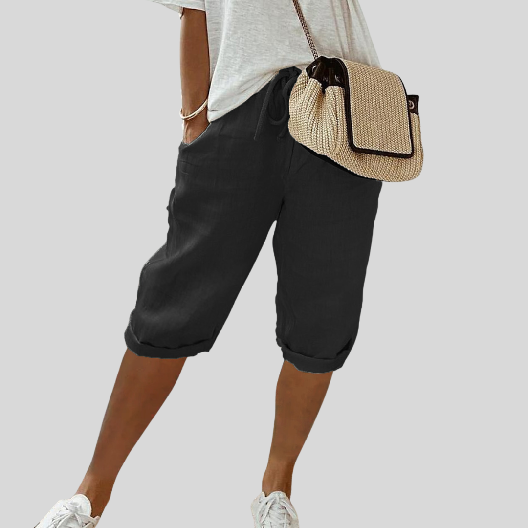 Chic and Cozy Short Fluid Pants