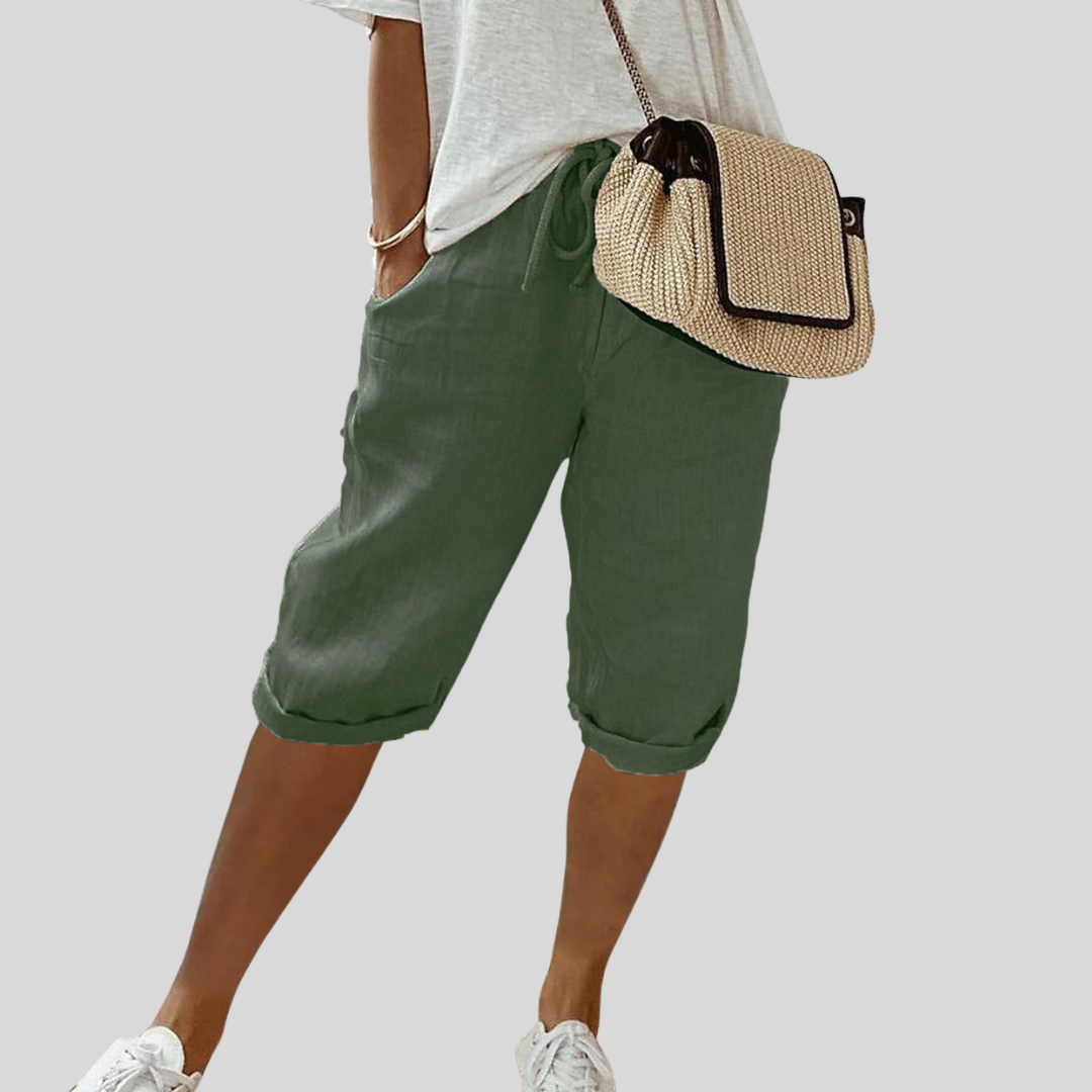 Chic and Cozy Short Fluid Pants