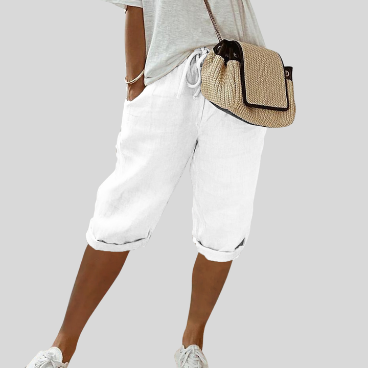 Chic and Cozy Short Fluid Pants