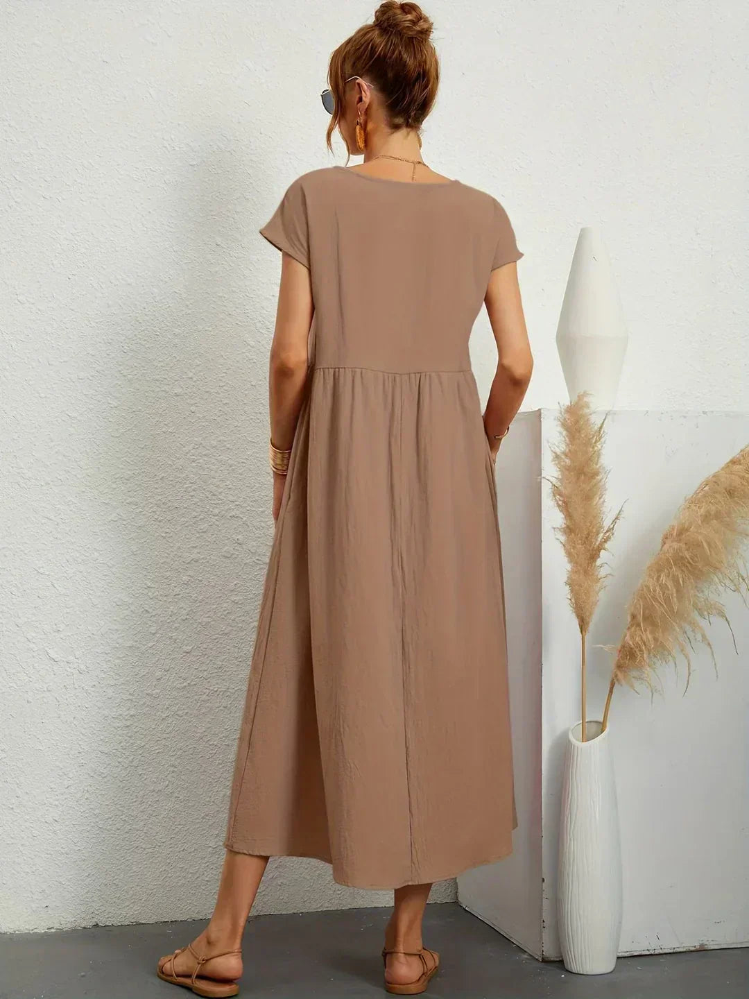 HEIKE | ELEGANT MIDI DRESS WITH A CLASSIC FLOW