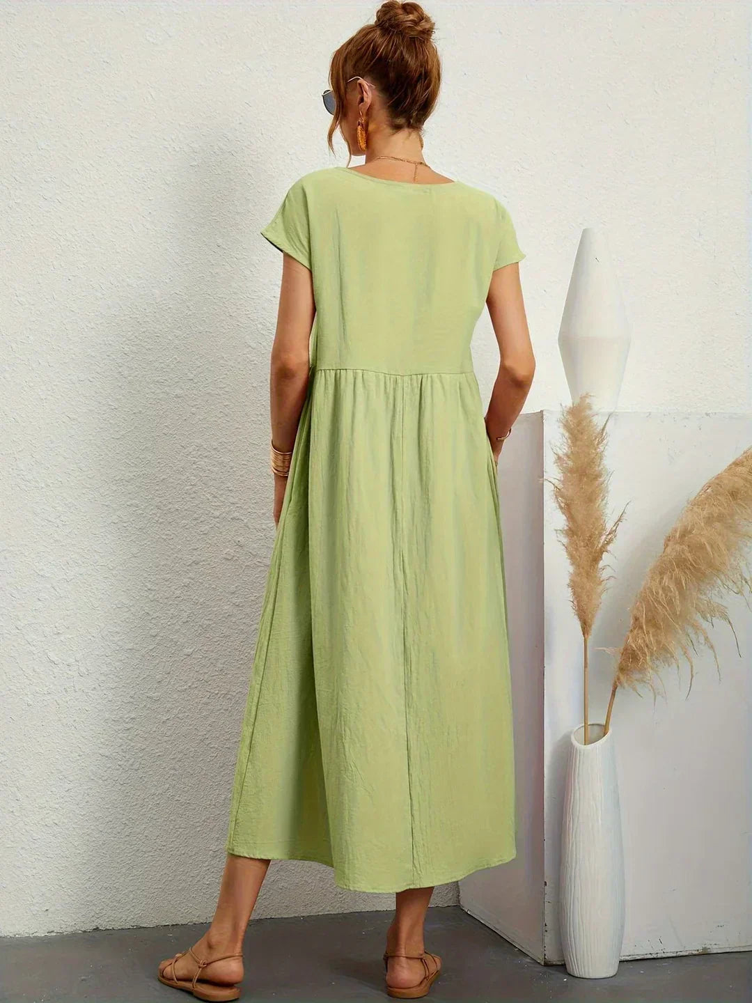HEIKE | ELEGANT MIDI DRESS WITH A CLASSIC FLOW