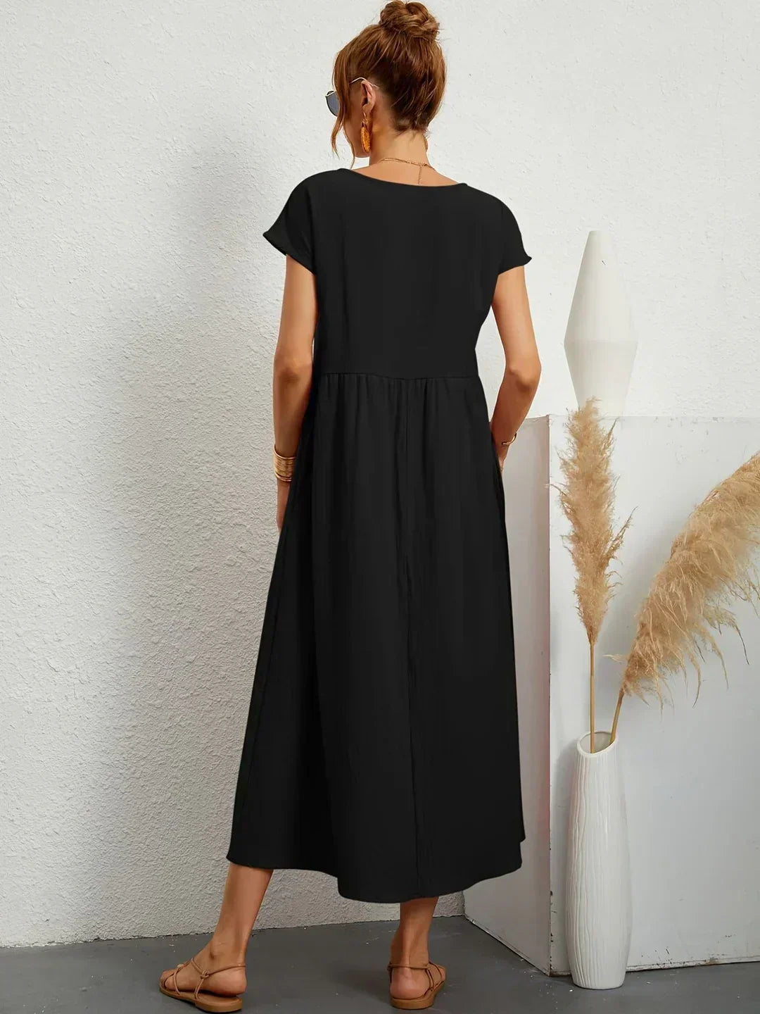 HEIKE | ELEGANT MIDI DRESS WITH A CLASSIC FLOW