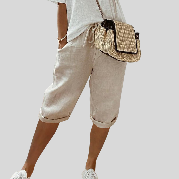 Chic and Cozy Short Fluid Pants