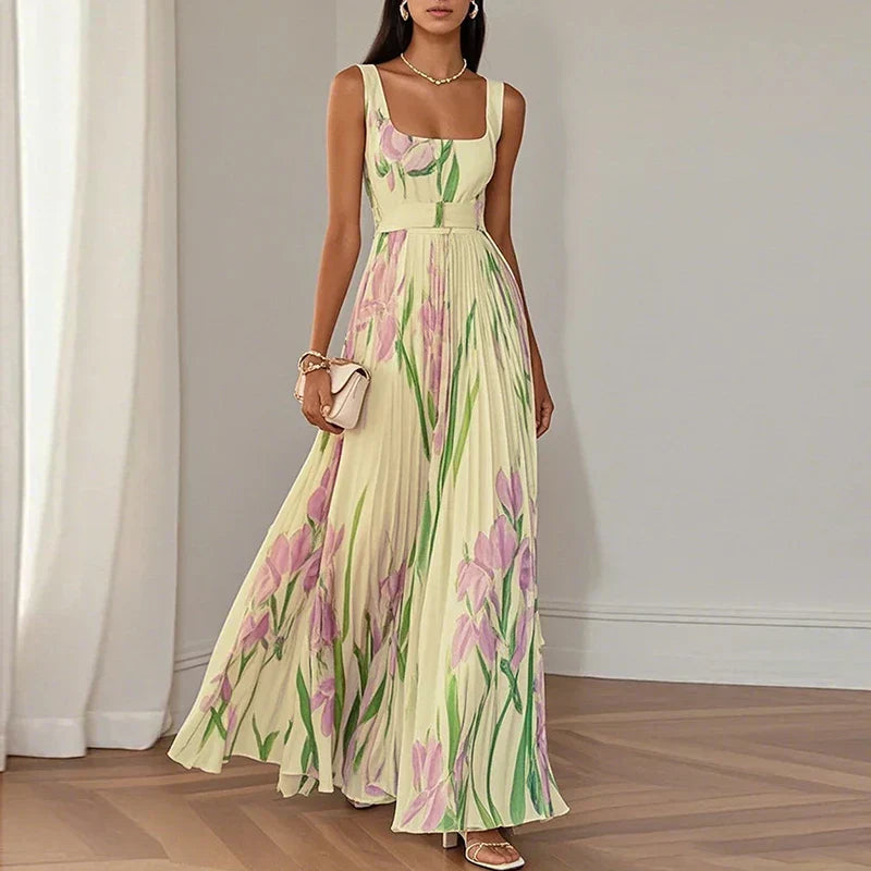 LYRA | Chic Floral Maxi Dress with a Flattering Pleated Design